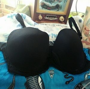 Black Delta Burke 40D bra, basically new, no tagd
